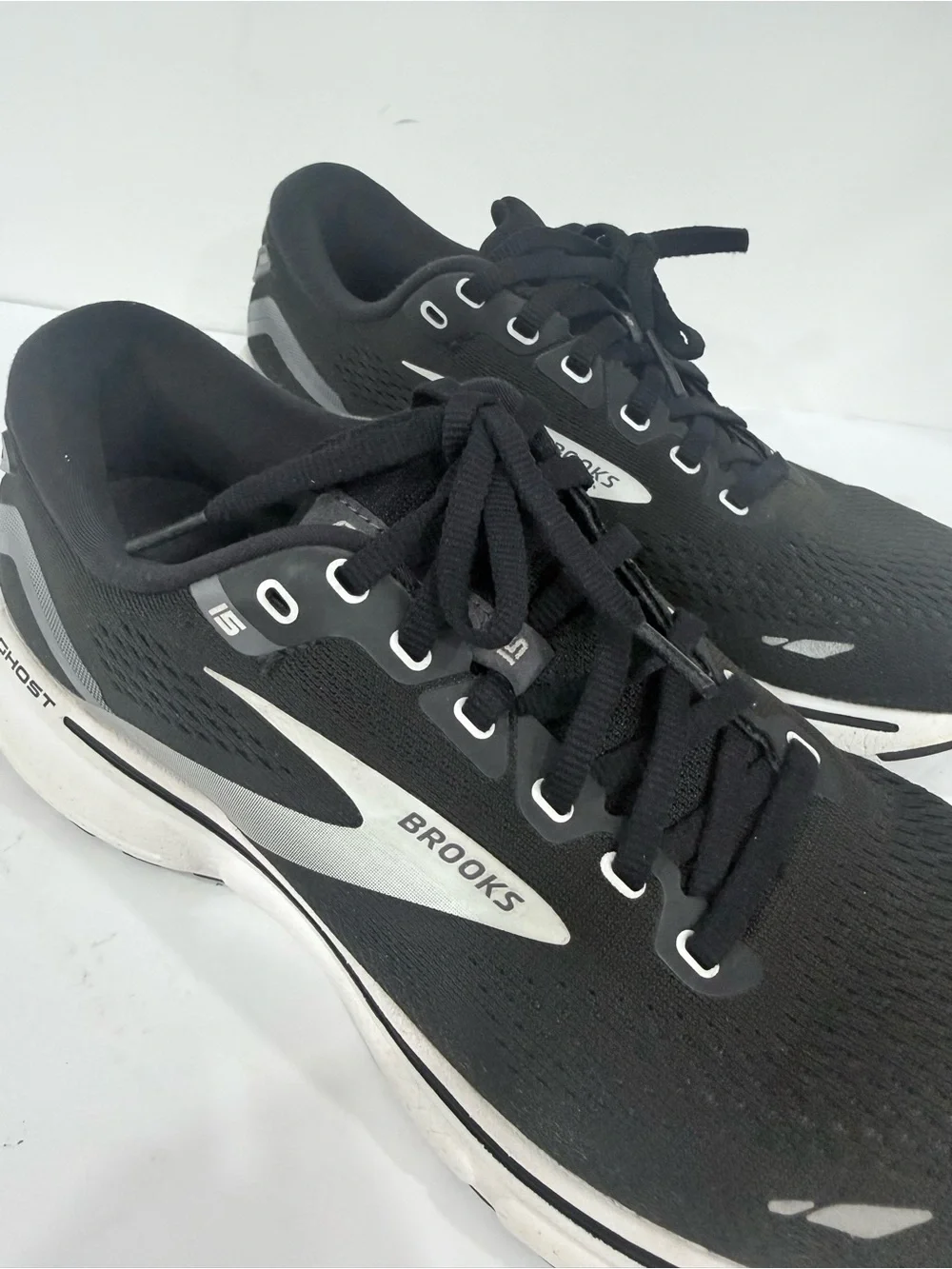 Brooks Men’s Black and White Athletic Running Shoes